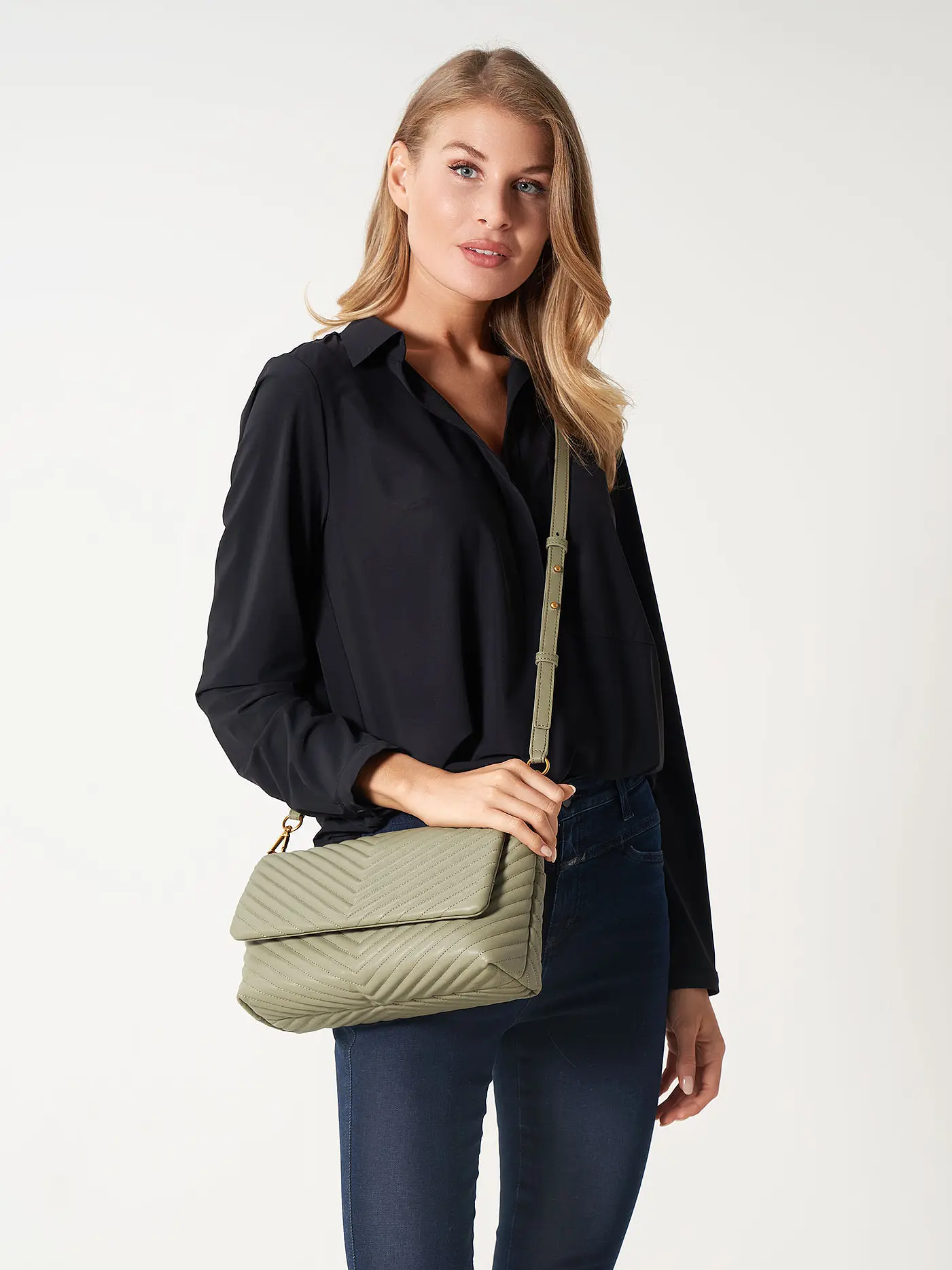 LES VISIONNAIRES | Ledertasche - Umhängetasche COOC QUILTING | olive